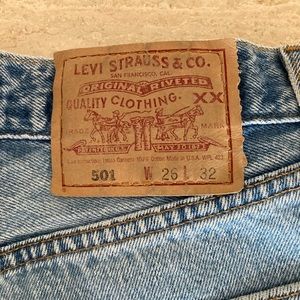 💙Vintage Levi’s 501 denim shorts!